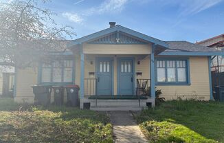 Quaint Vintage Duplex Near Downtown!