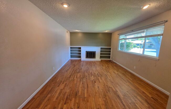 Single story home close to freeway access!