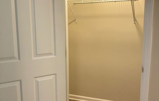 2 beds, 2 baths, 1,270 sqft, $1,600, Unit 2730-4 Pearl Remodel