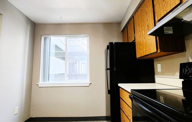 1 bed, 1 bath, 643 sqft, $1,275, Unit 210