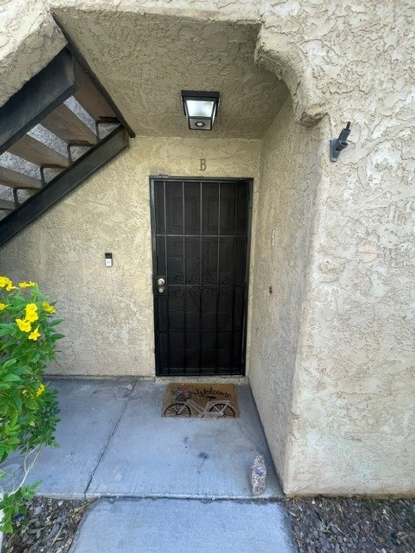 4720 Obannon Dr #B ! Newly Upgraded 2 Bed / 2 Bath !