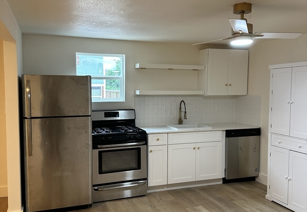 410 RANDALL ST