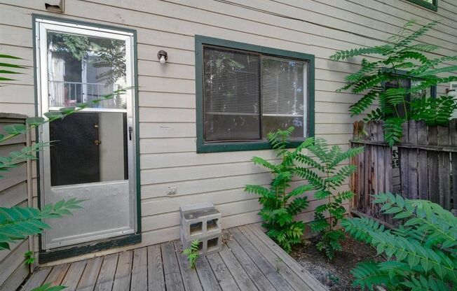 Central Boulder 2 Story Spacious Townhome