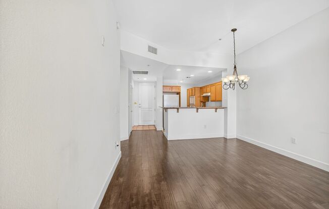 IMMACULATE 1 BED 1 BATH CONDO WITH SPECTACULAR AMENITIES AT PARK AVENUE!!