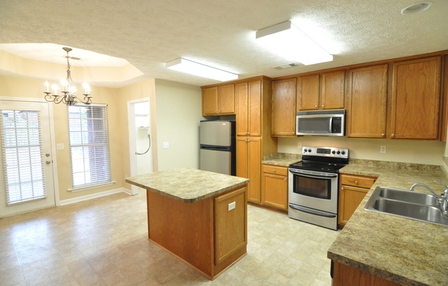 3 beds, 2 baths, $1,350