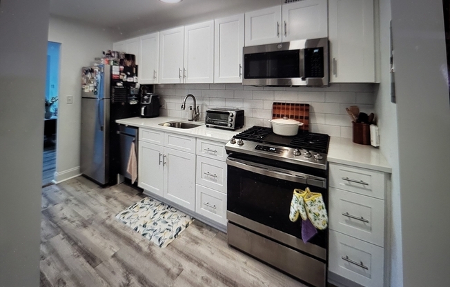 Studio, 1 bath, 500 sqft, $2,600, Unit 715