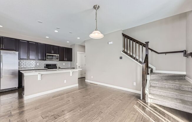 Vibrant 3 Bed 2 1/2 half bath townhouse in Broomfield available 7/1