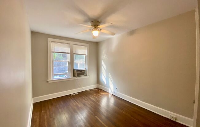 3 beds, 1 bath, 1,000 sqft, $1,500, Unit Unit 2