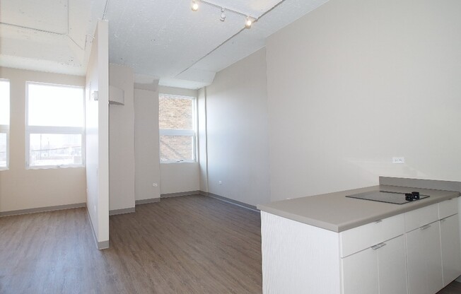 1 bed, 1 bath, 477 sqft, $1,739, Unit 528