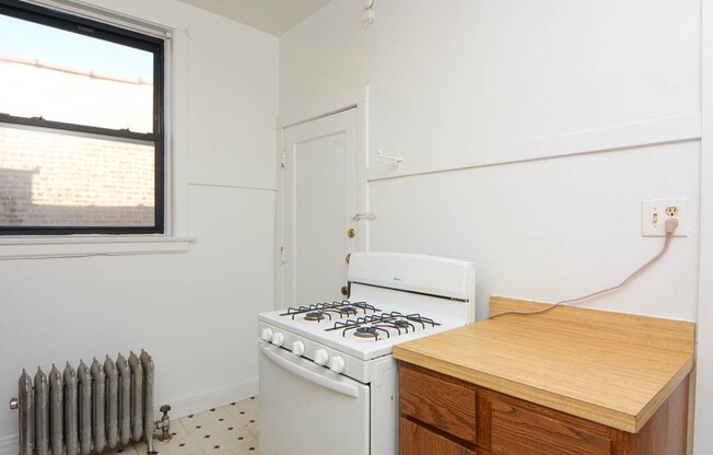 2428 Sawyer