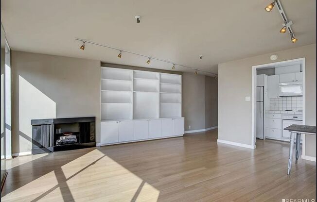 1 Bed/1 Bath In Pacific Heights with Parking and Roof Deck