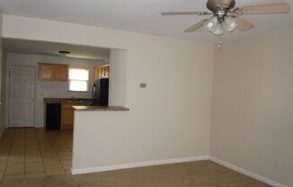 2 beds, 1 bath, 800 sqft, $900, Unit 5