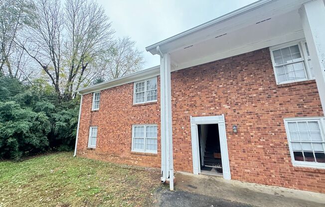 2bed/1ba Apt off S Main Kannapolis close to Downtown Kannapolis & Hwy 73