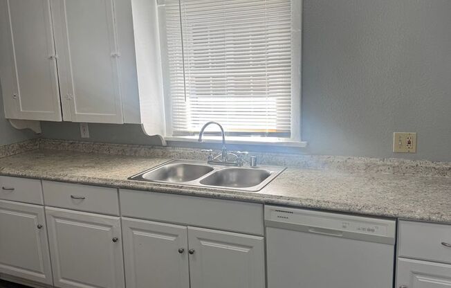 142 W Valencia Dr