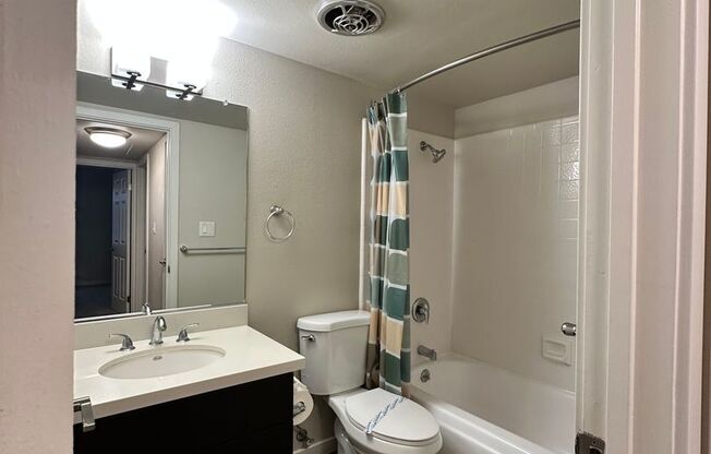2 beds, 2 baths, 946 sqft, $1,950, Unit 102