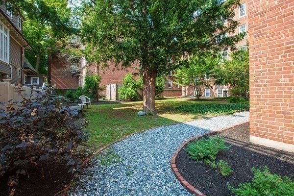 Studio, 1 bath, 282 sqft, $2,300, Unit 47