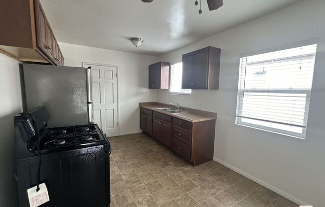 2 beds, 1 bath, 1,000 sqft, $2,850, Unit J