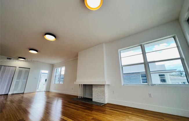 960 BAY DR