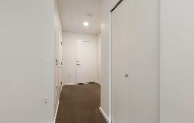 Studio, 1 bath, 305 sqft, $1,495, Unit 602
