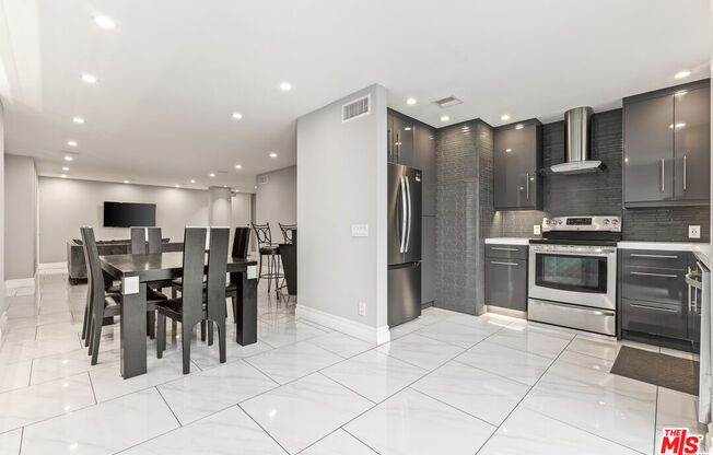 1 bed, 2 baths, 1,076 sqft, $3,750, Unit 1103