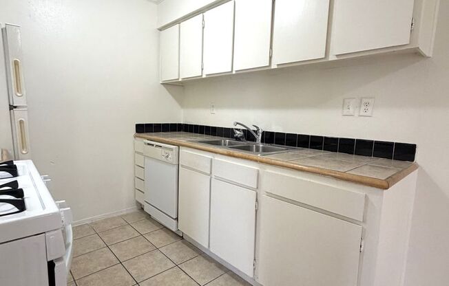 2 beds, 2 baths, 900 sqft, $1,399, Unit LAW7-213