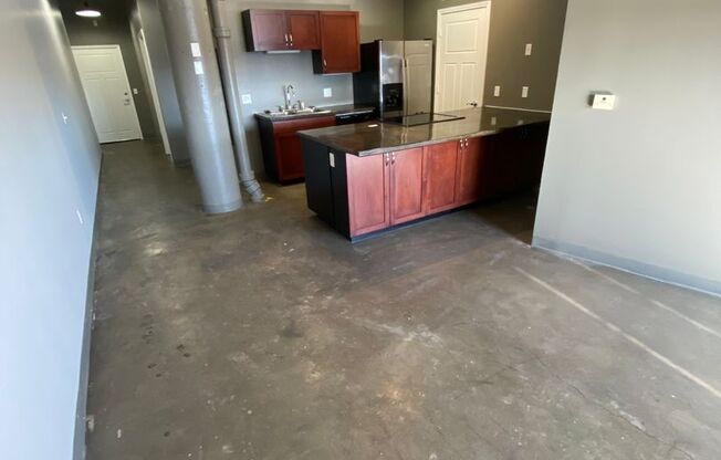 1 bed, 1 bath, 885 sqft, $850, Unit 520