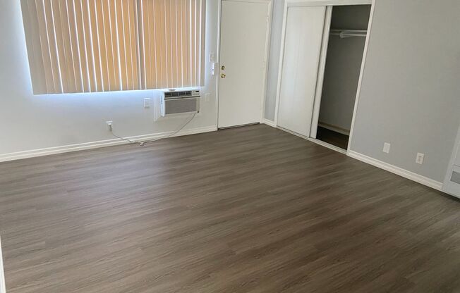Studio, 1 bath, 422 sqft, $1,425, Unit 832 #37