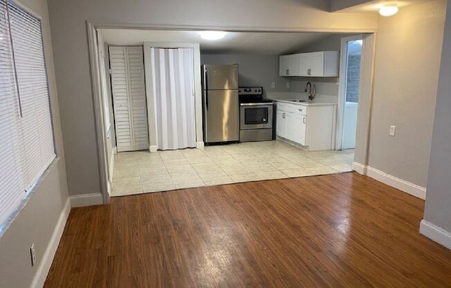 1 bed, 1 bath, 550 sqft, $1,200, Unit C