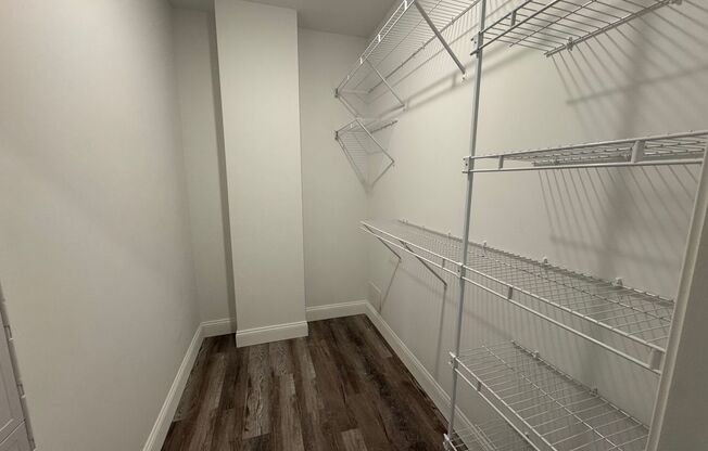 Studio, 1 bath, 380 sqft, $1,850, Unit 417