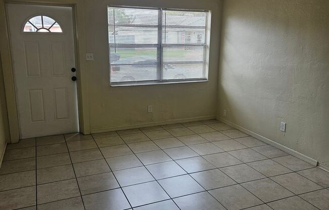 2 Bedroom Unit in St Pete