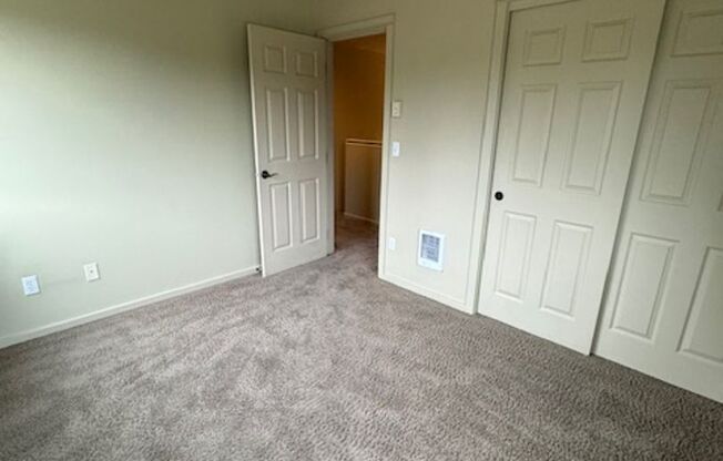 2 beds, 1 bath, $1,595, Unit #6