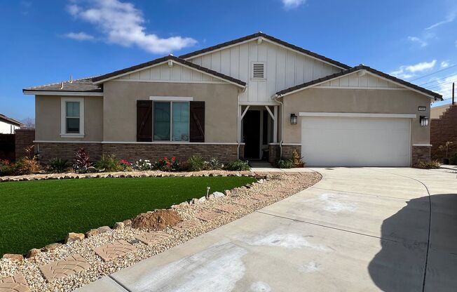 Stunning 4 bedroom 3 bath home in Summer Wind Trail Community