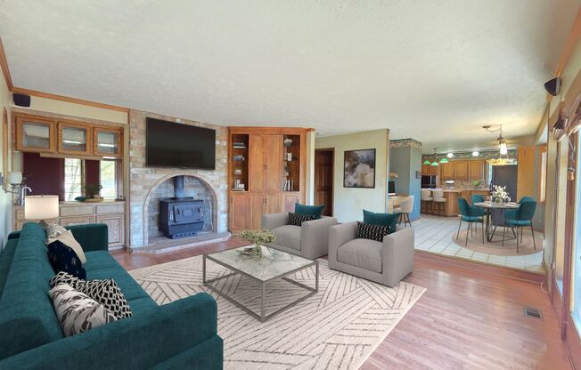$3,200 - 5 Bed / 4 Baths Stunning Northwood Home with Views