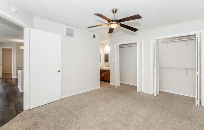 2 beds, 1 bath, 940 sqft, $1,665