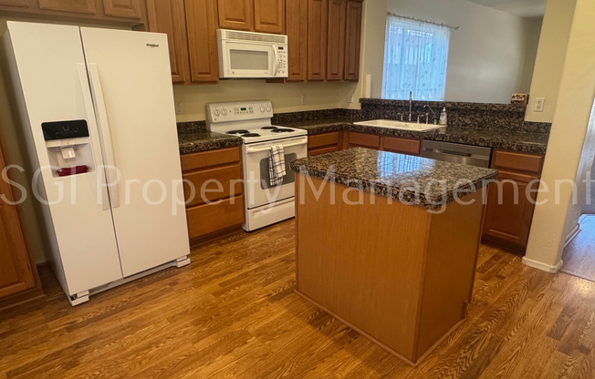11666 W LAKEVIEW CT