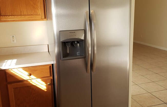 $1495.00 - 3/2/1 - Duplex - Lease Break Special