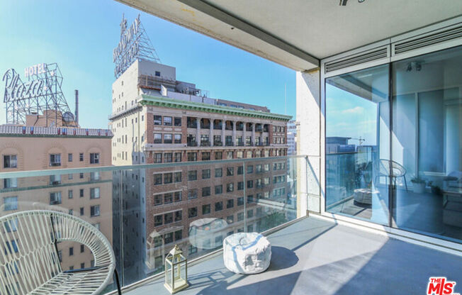 2 beds, 2.5 baths, 1,700 sqft, $5,250, Unit 10N