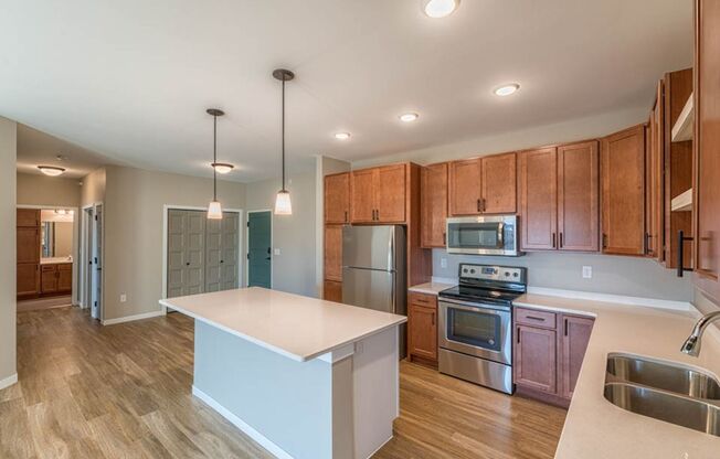 3 beds, 2 baths, 1,301 sqft, $1,730, Unit 212