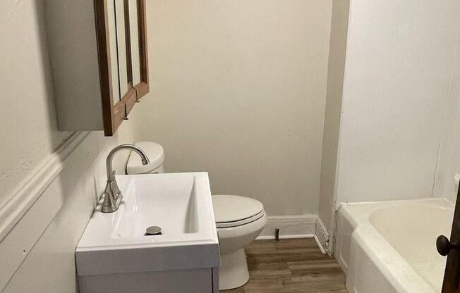 2331 1/2 Washington Street West