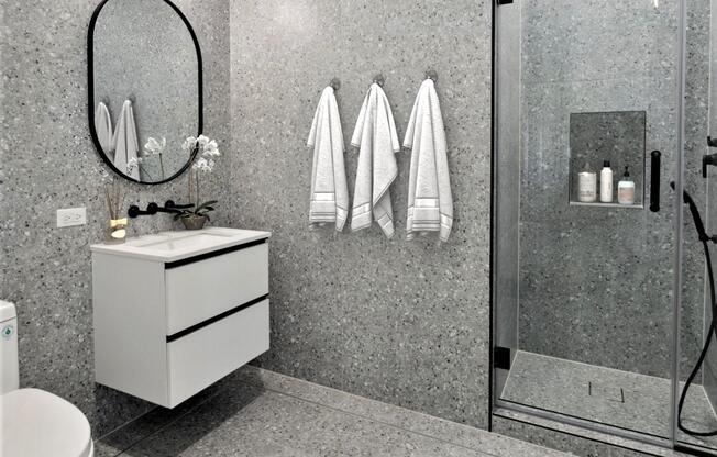 101 W 72 ST