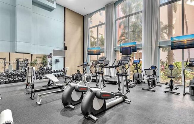 2 beds, 2 baths, 1,116 sqft, $4,000, Unit 17150 N Bay Rd # 2205