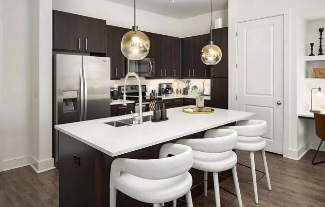 Breakfast Bar with Quartz Countertops