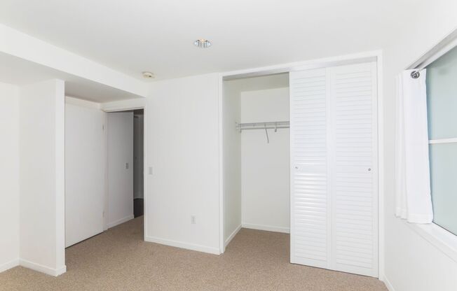 1 bed, 1 bath, $2,400, Unit APARTMENT 82