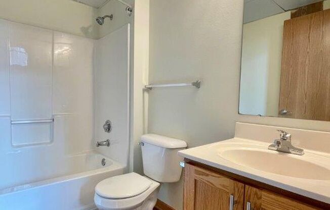 2 beds, 2 baths, 1,025 sqft, $1,975, Unit 402