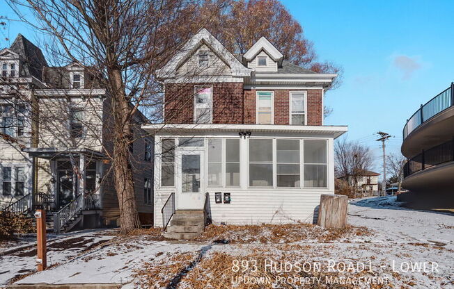 893 HUDSON RD