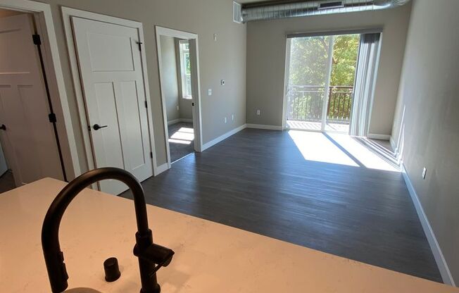 2 beds, 2 baths, 956 sqft, $2,195, Unit 2644-306