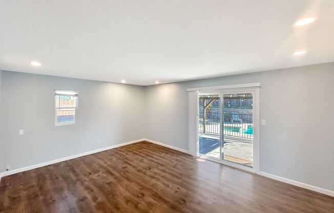 Stunning 3BD/1.5 BA W/ Attached Garage & Private Pool in Lake Murray