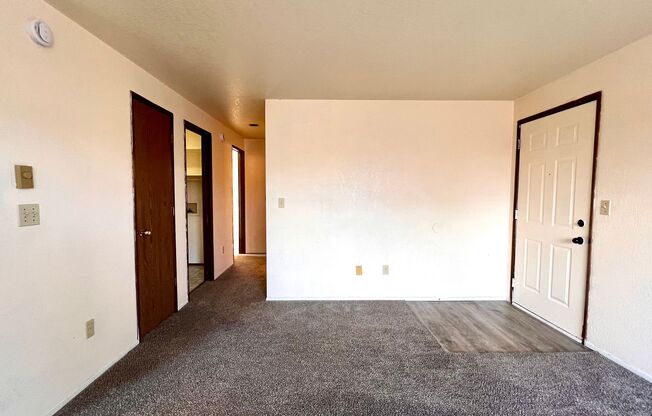 2 beds, 1 bath, 812 sqft, $1,175, Unit 2