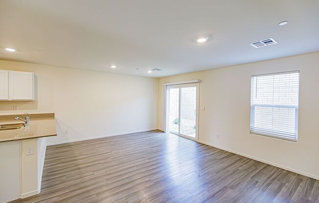 3 beds, 2.5 baths, $1,750