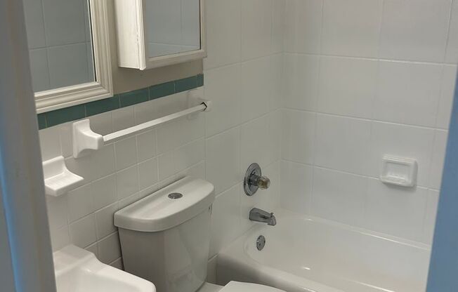 1 bed, 1 bath, $1,049